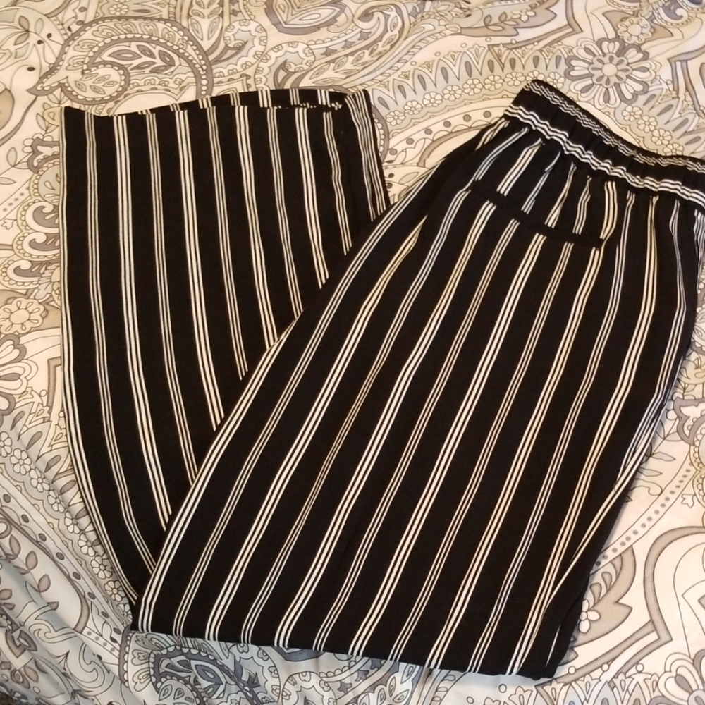 Loft wide leg black and white pants